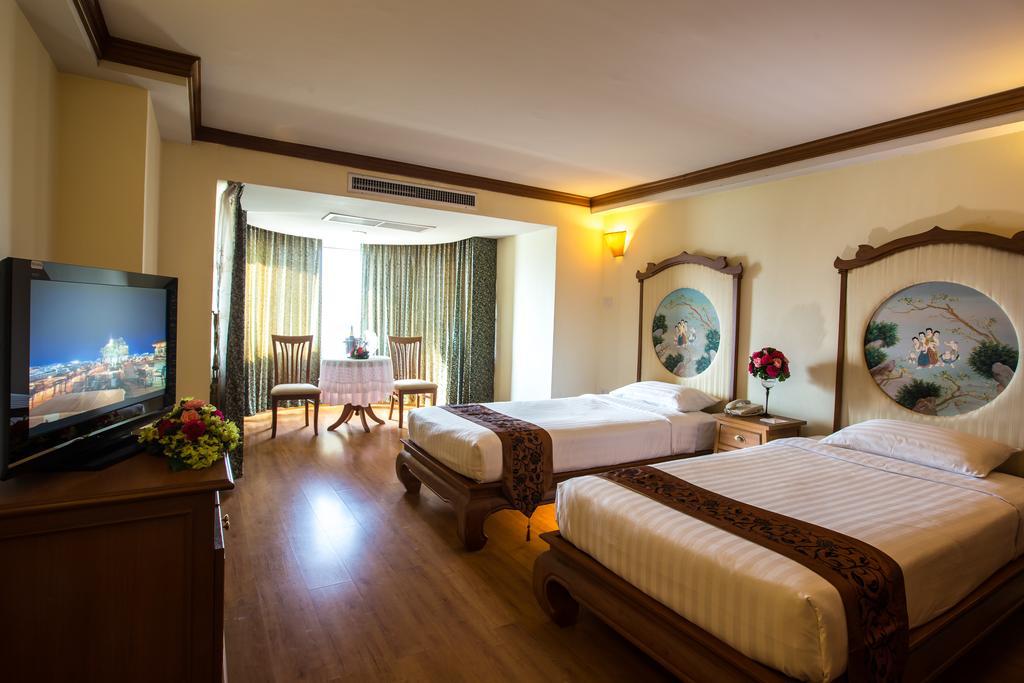 Hotel Furama Čiang Mai Exteriér fotografie