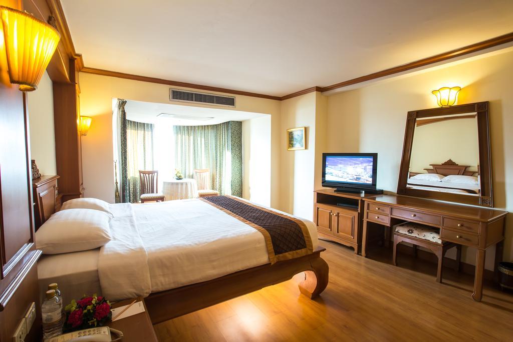 Hotel Furama Čiang Mai Exteriér fotografie