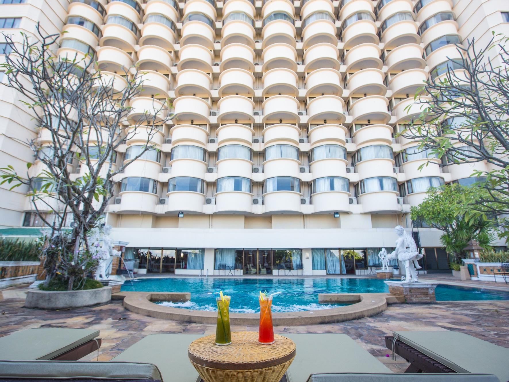 Hotel Furama Čiang Mai Exteriér fotografie