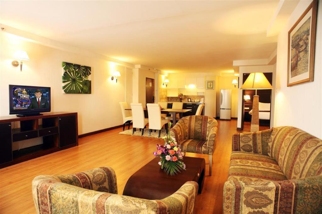 Hotel Furama Čiang Mai Pokoj fotografie
