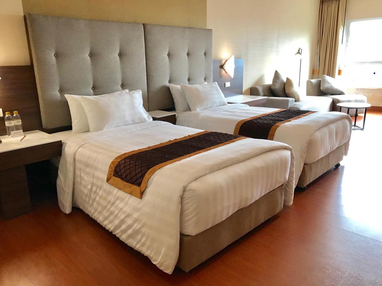 Hotel Furama Čiang Mai Exteriér fotografie